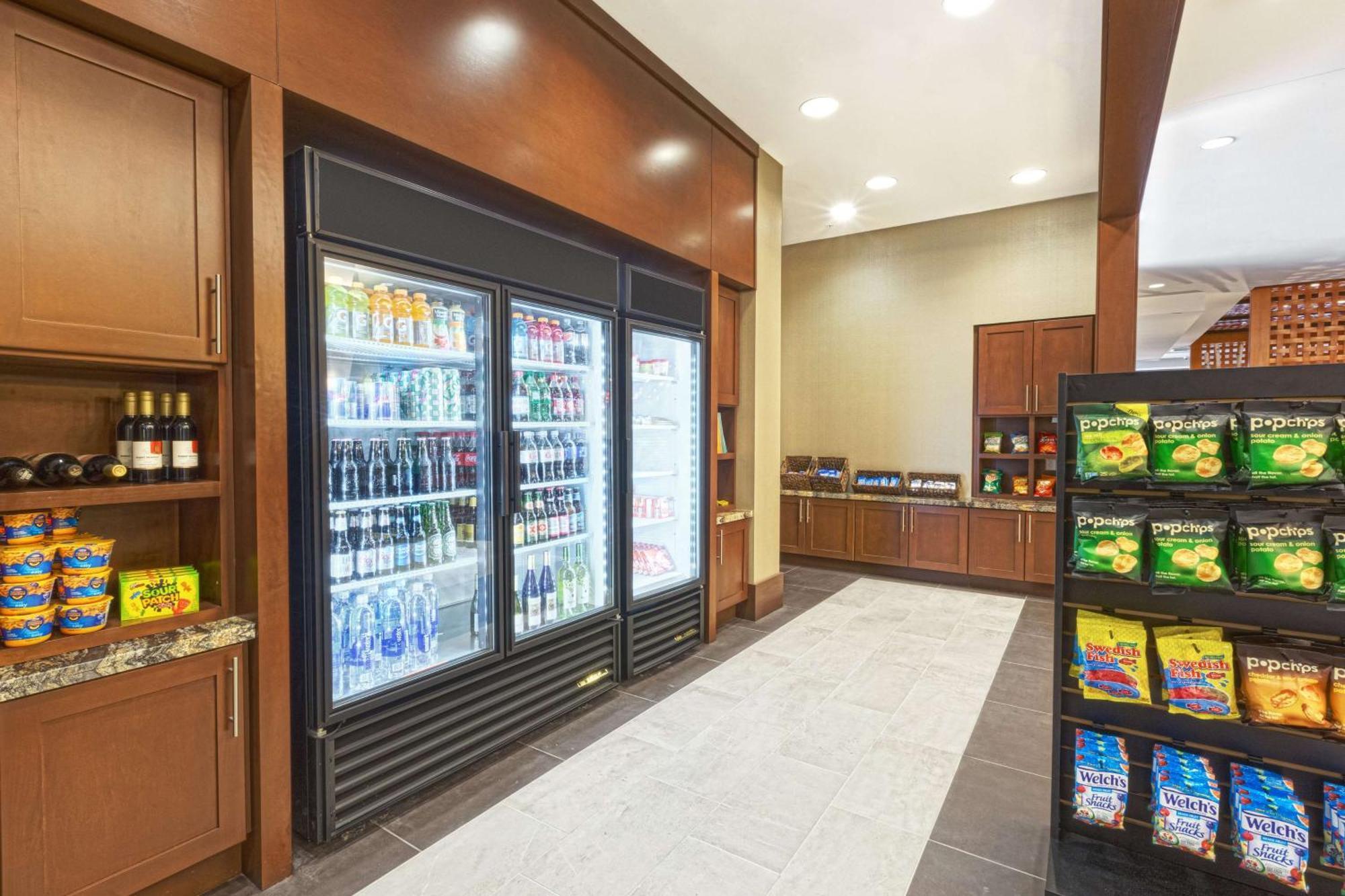 Hampton Downtown Hotel 3*