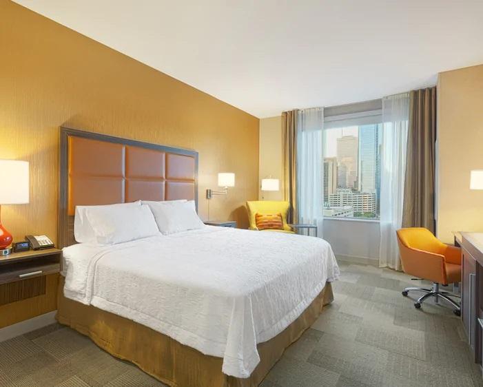 Hampton Downtown Hotel 3*